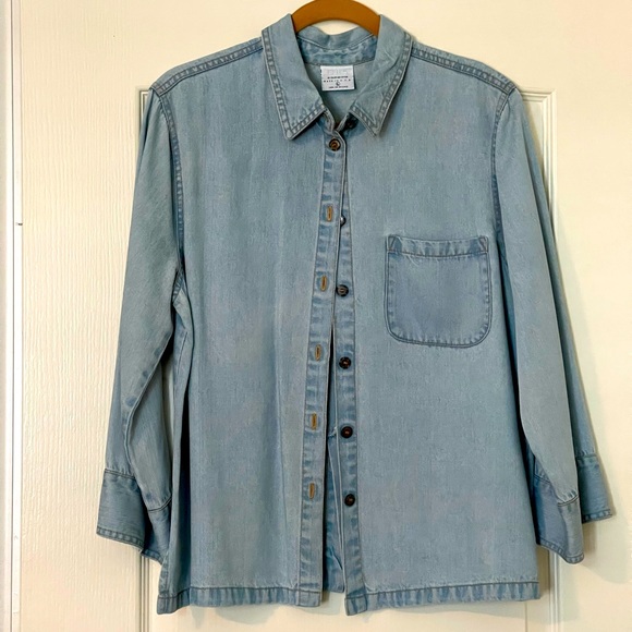 Click Color Me Cotton Long Sleeve, Collared Button Down in Denim, Made of Tencel - Picture 2 of 12